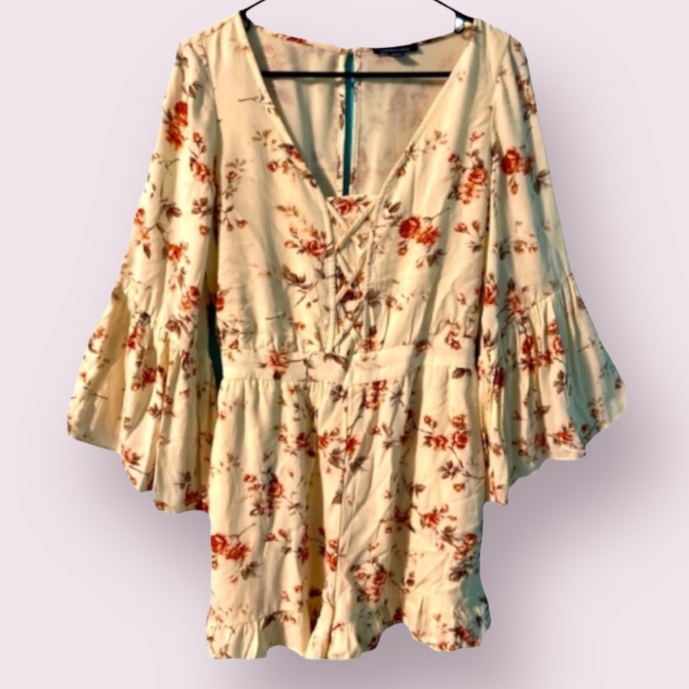 American Eagle Small Light Pink Floral Print Viscose Bell Sleeve Romper